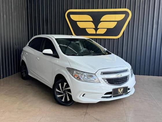 CHEVROLET ONIX 1.0 MPFI JOY 8V FLEX 4P MANUAL CHEVROLET ONIX 1.0 MPFI JOY 8V FLEX 4P MANUAL
